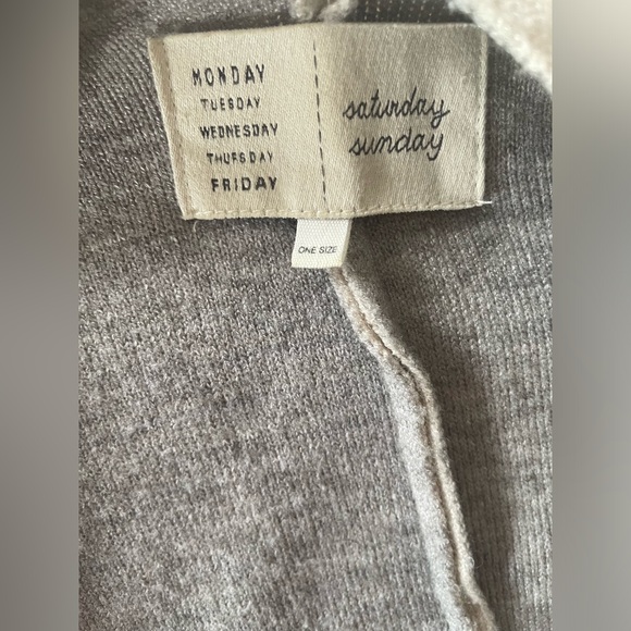 Anthropologie Saturday Sunday Creme Grey Colorblock Drape Shawl - Picture 3 of 5